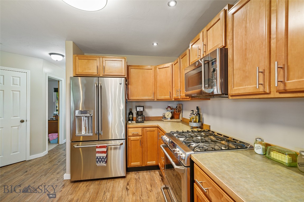 325 Mactavish Lane Property Photo 17