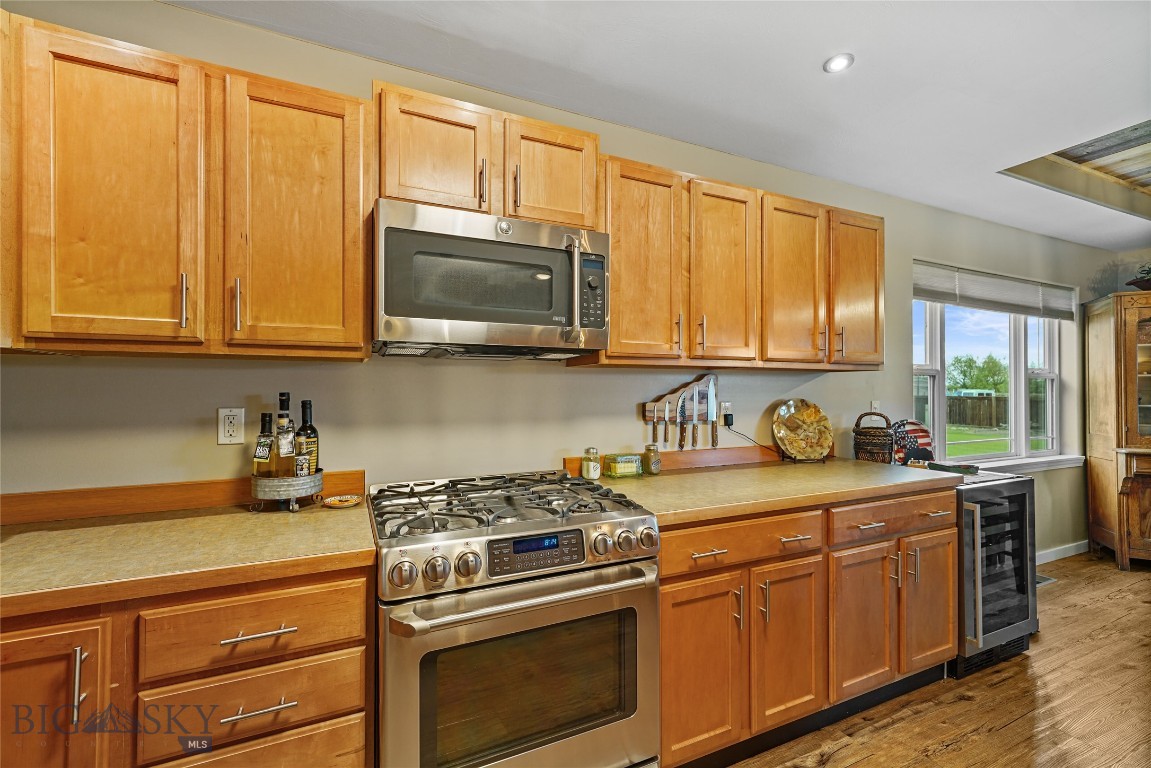 325 Mactavish Lane Property Photo 19