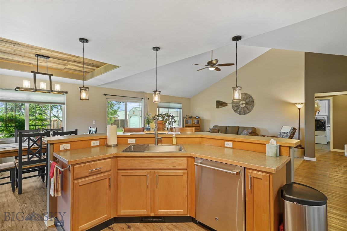 325 Mactavish Lane Property Photo 20