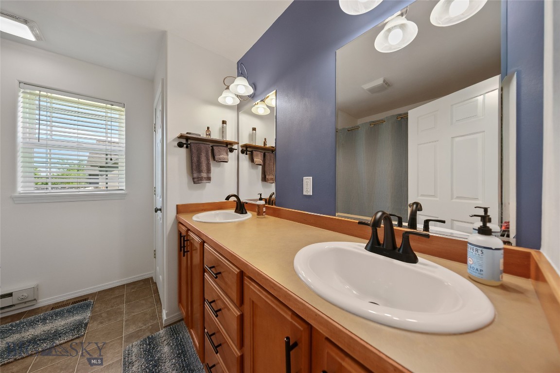 325 Mactavish Lane Property Photo 26