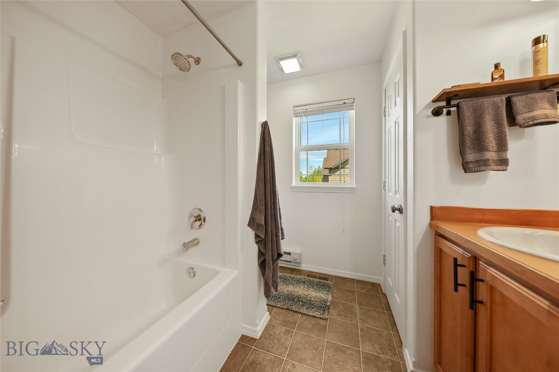 325 Mactavish Lane Property Photo 27