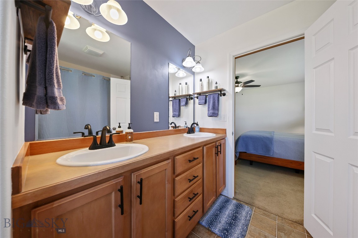 325 Mactavish Lane Property Photo 29