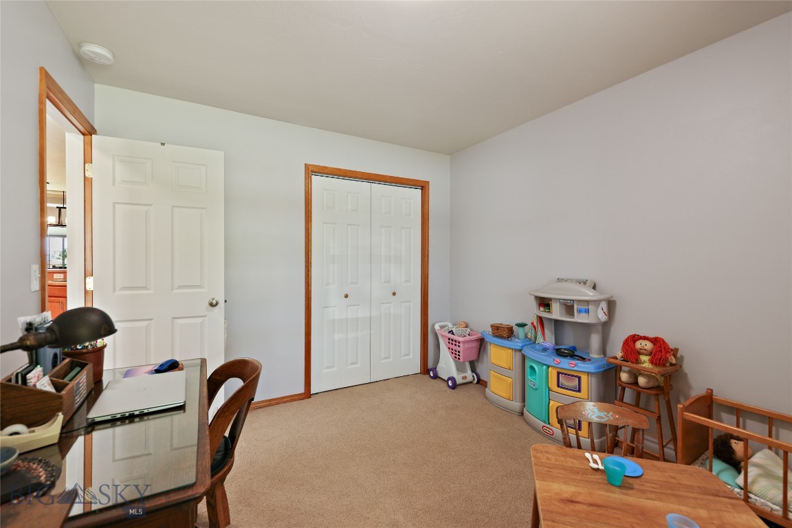 325 Mactavish Lane Property Photo 34