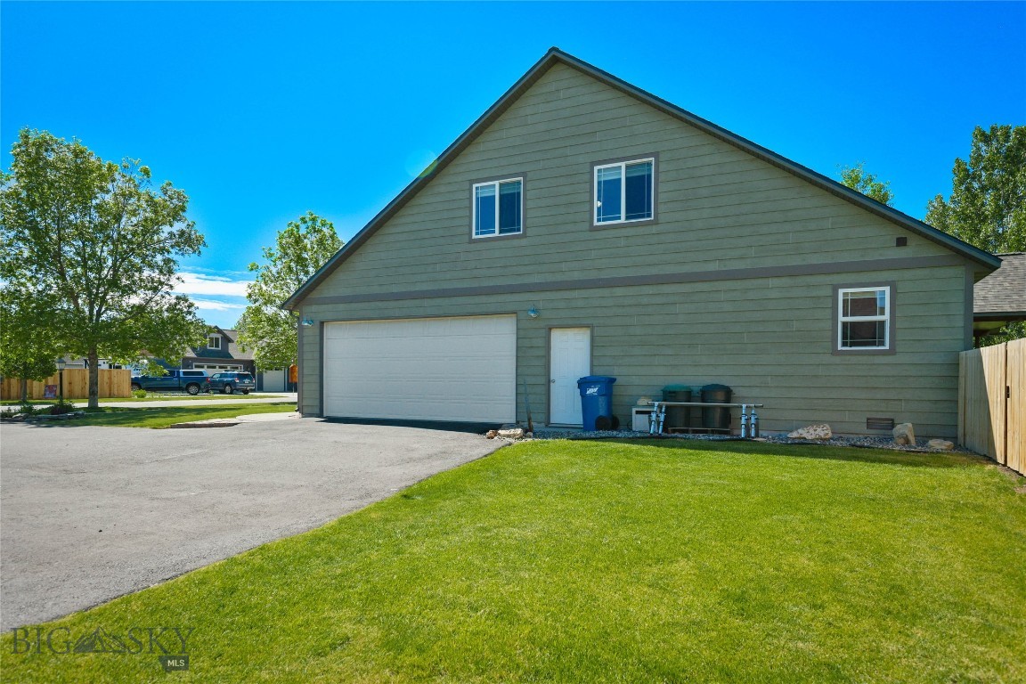 325 Mactavish Lane Property Photo 62