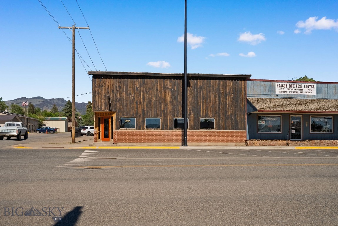 201 S Main Street Property Photo 44