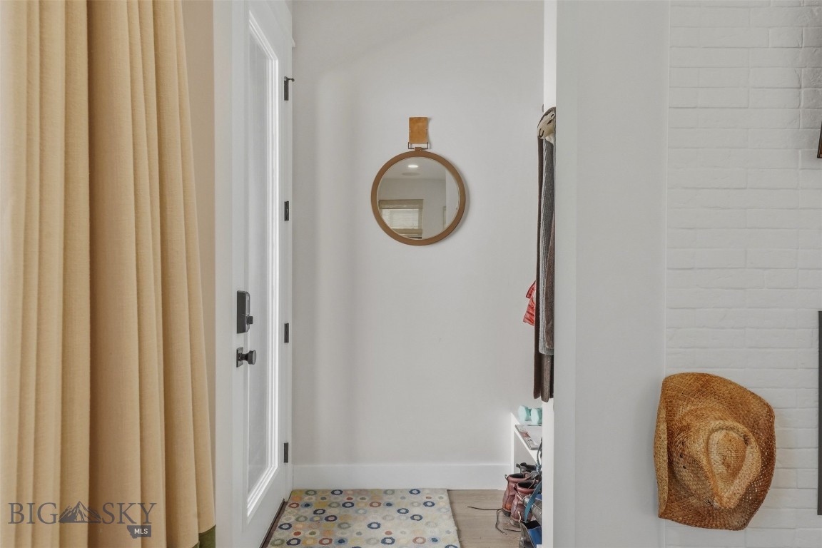 463 N Willson Avenue Property Photo 5