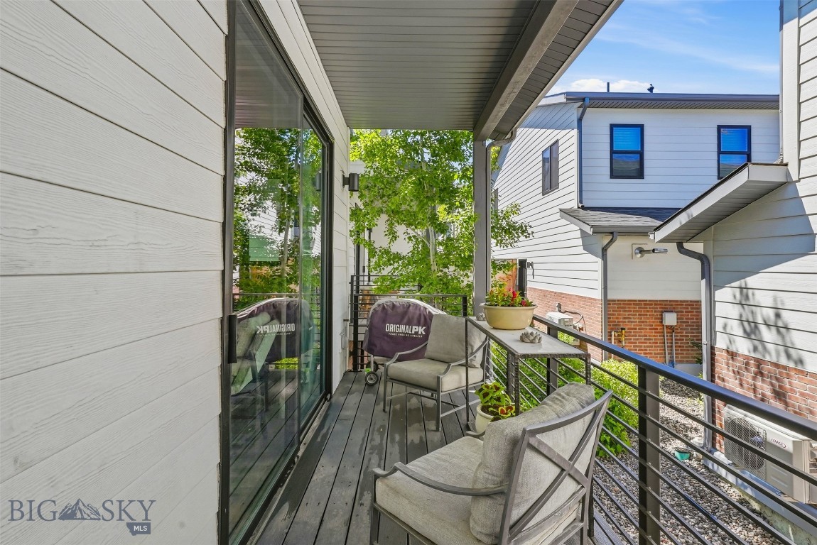 463 N Willson Avenue Property Photo 16