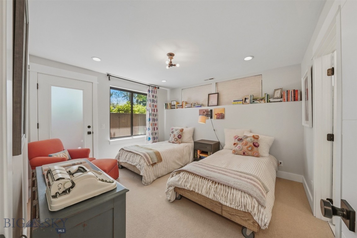 463 N Willson Avenue Property Photo 30