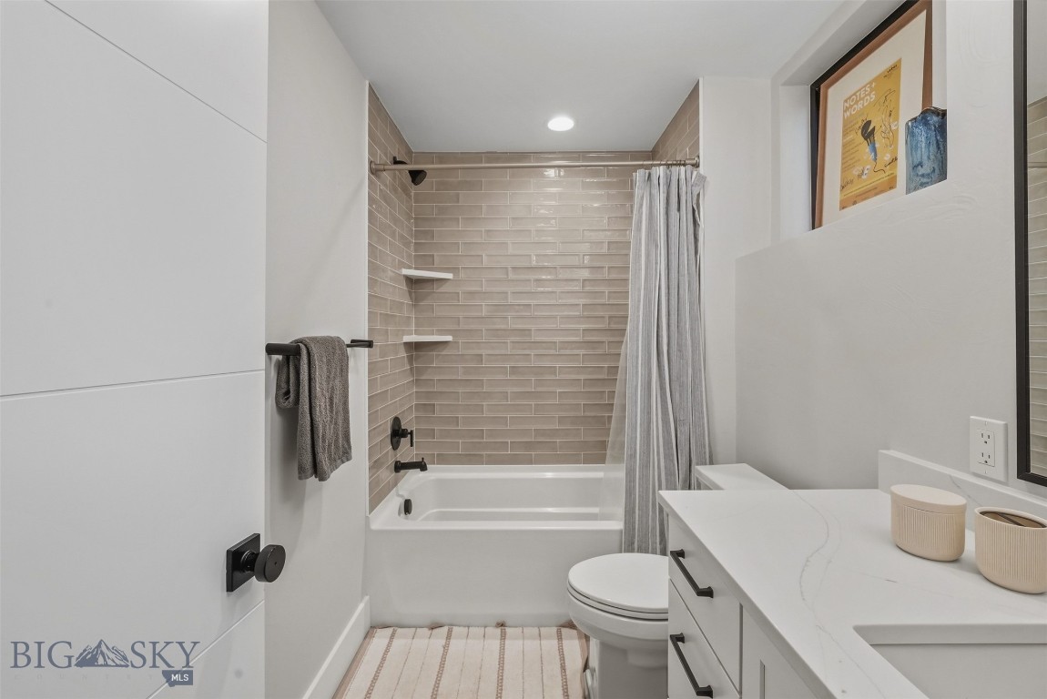 463 N Willson Avenue Property Photo 32