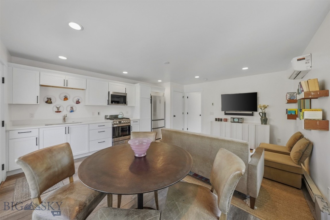 463 N Willson Avenue Property Photo 44
