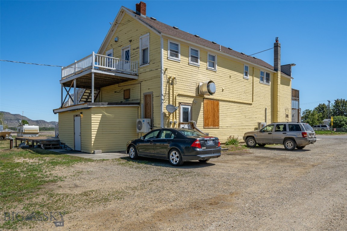 21 Main Street Property Photo 2