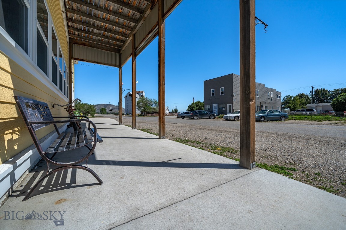 21 Main Street Property Photo 35