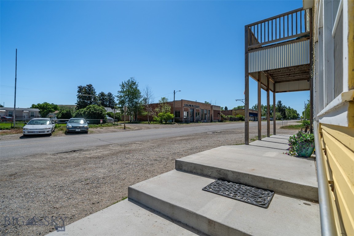 21 Main Street Property Photo 38