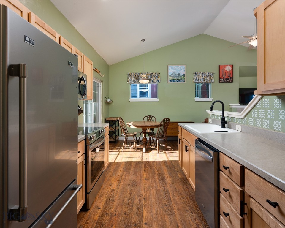 2252 Ferguson Property Photo 8