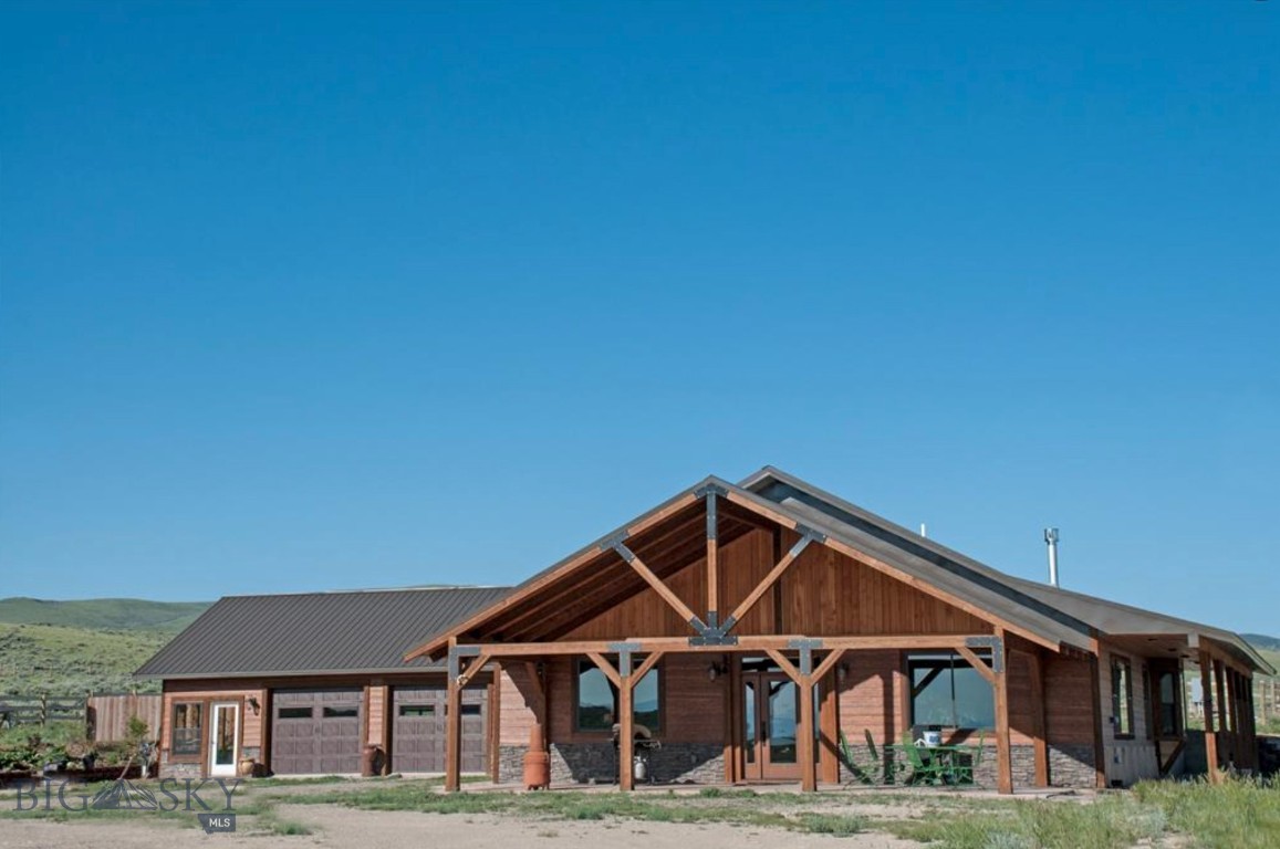 981 Bon Accord Property Photo 4