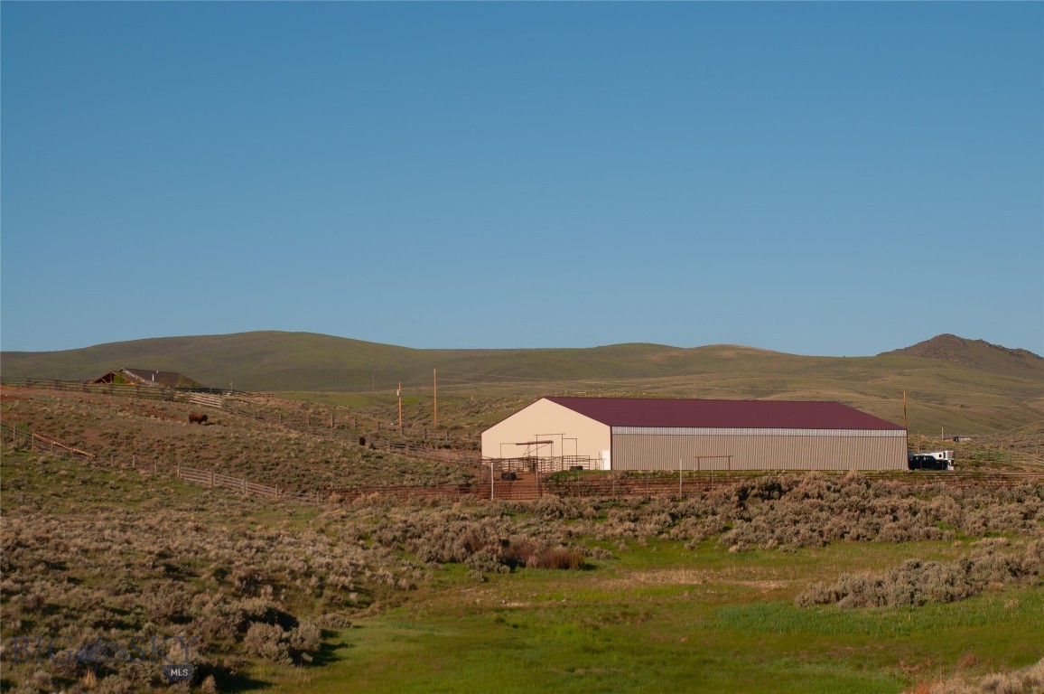 981 Bon Accord Property Photo 37