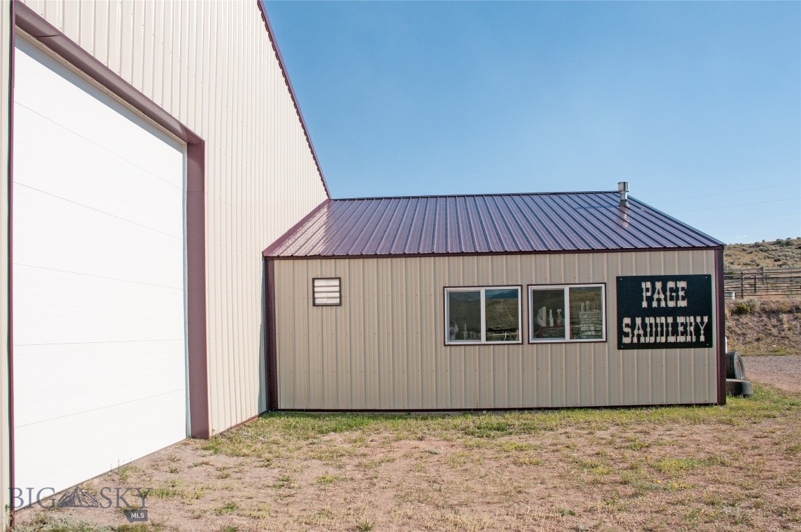 981 Bon Accord Property Photo 44