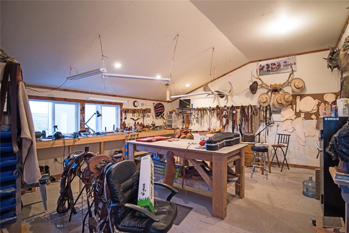 981 Bon Accord Property Photo 45