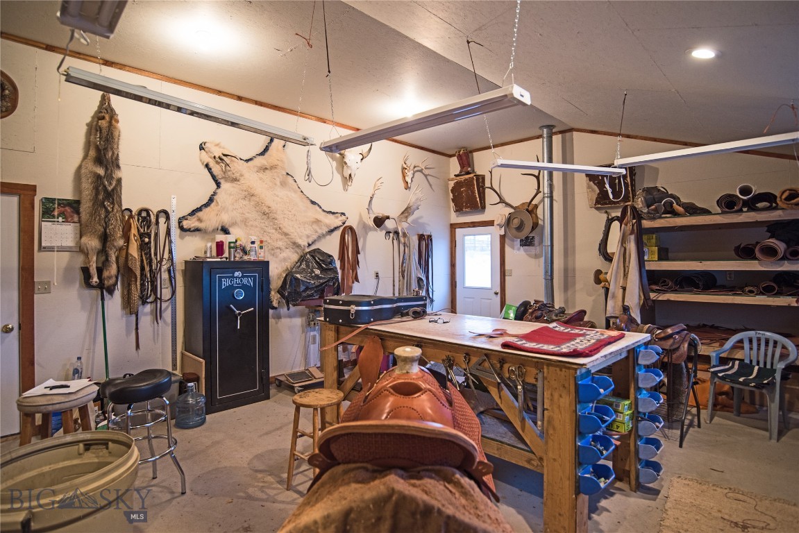 981 Bon Accord Property Photo 46