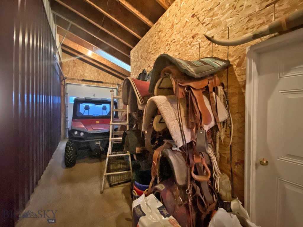 981 Bon Accord Property Photo 48