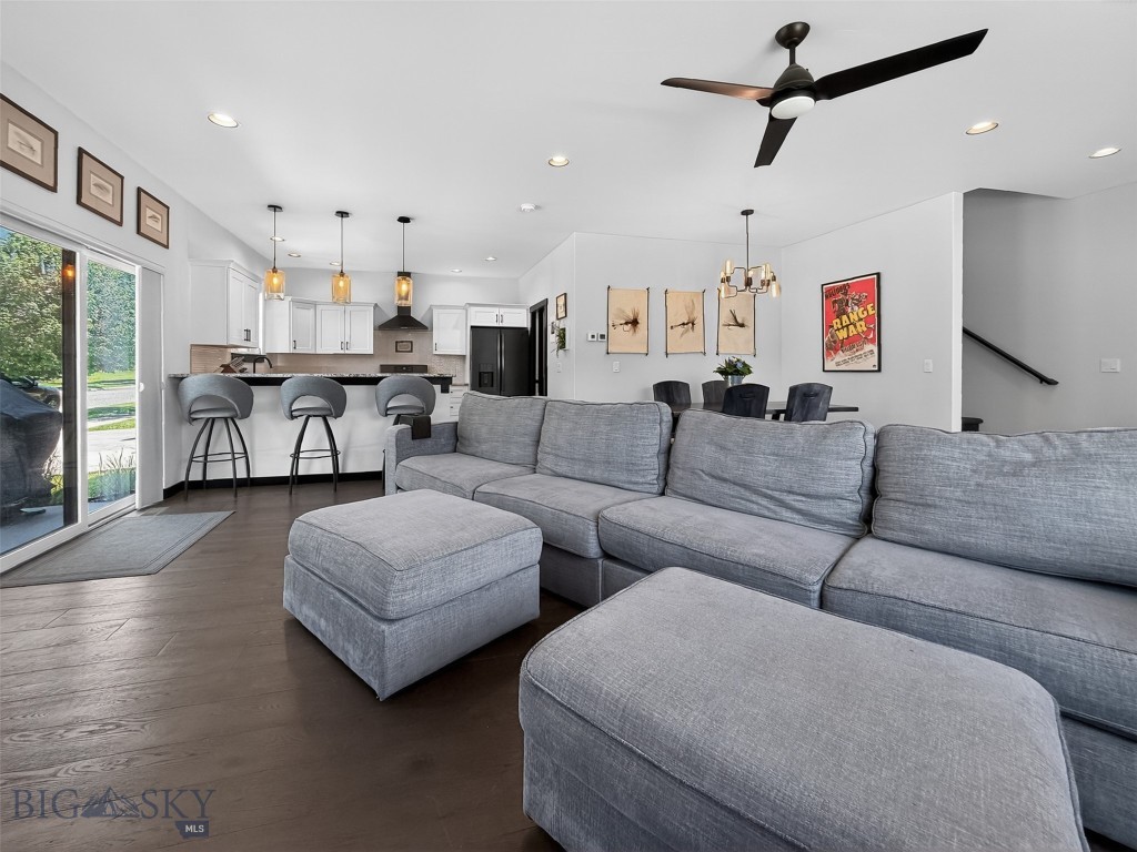 1015 Golden Gate A Property Photo 2