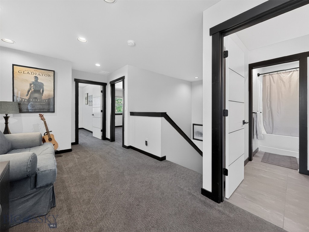 1015 Golden Gate A Property Photo 11