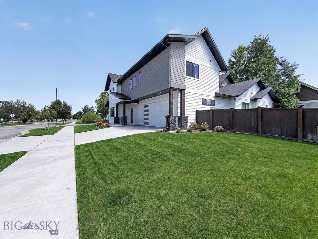 1015 Golden Gate A Property Photo 15