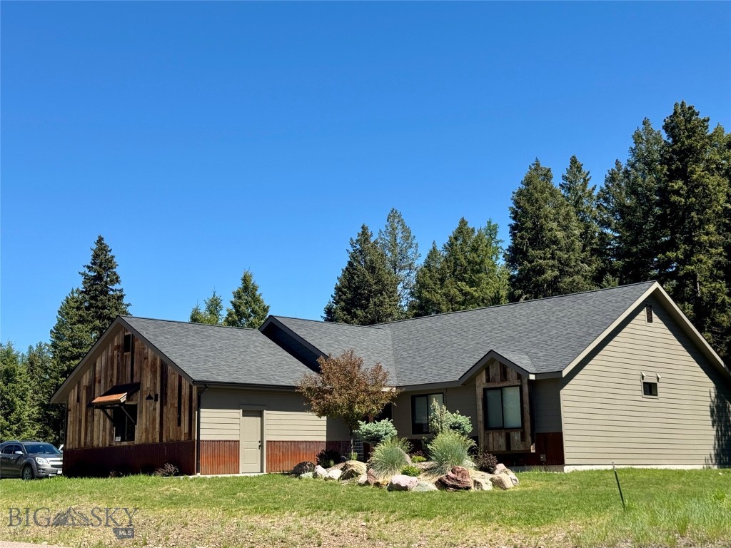 179 Silvertip Trail Property Photo 1
