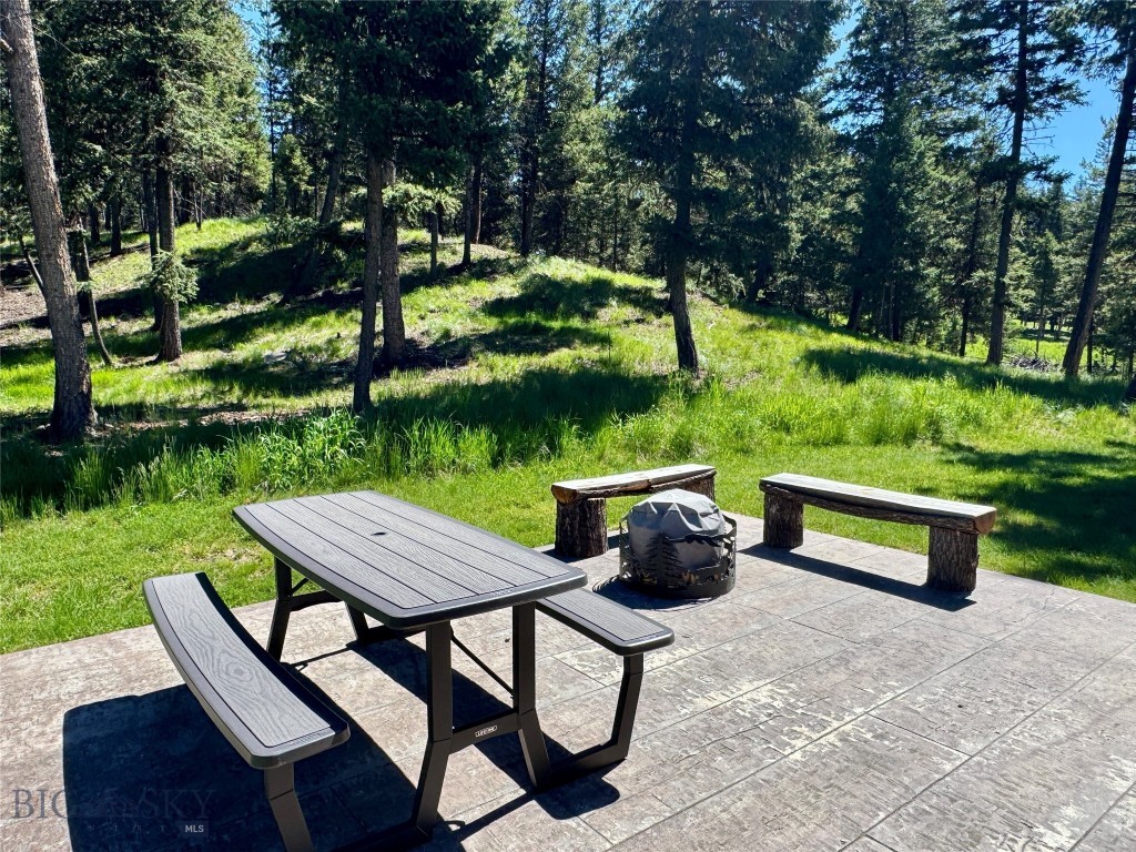 179 Silvertip Trail Property Photo 18