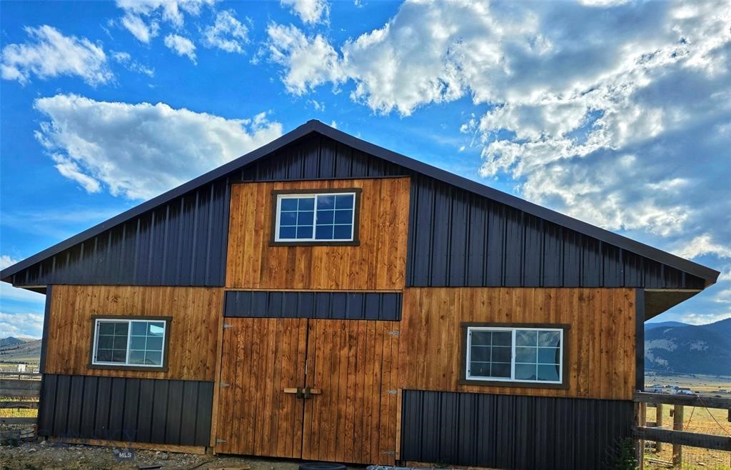 412086 Property Photo 3