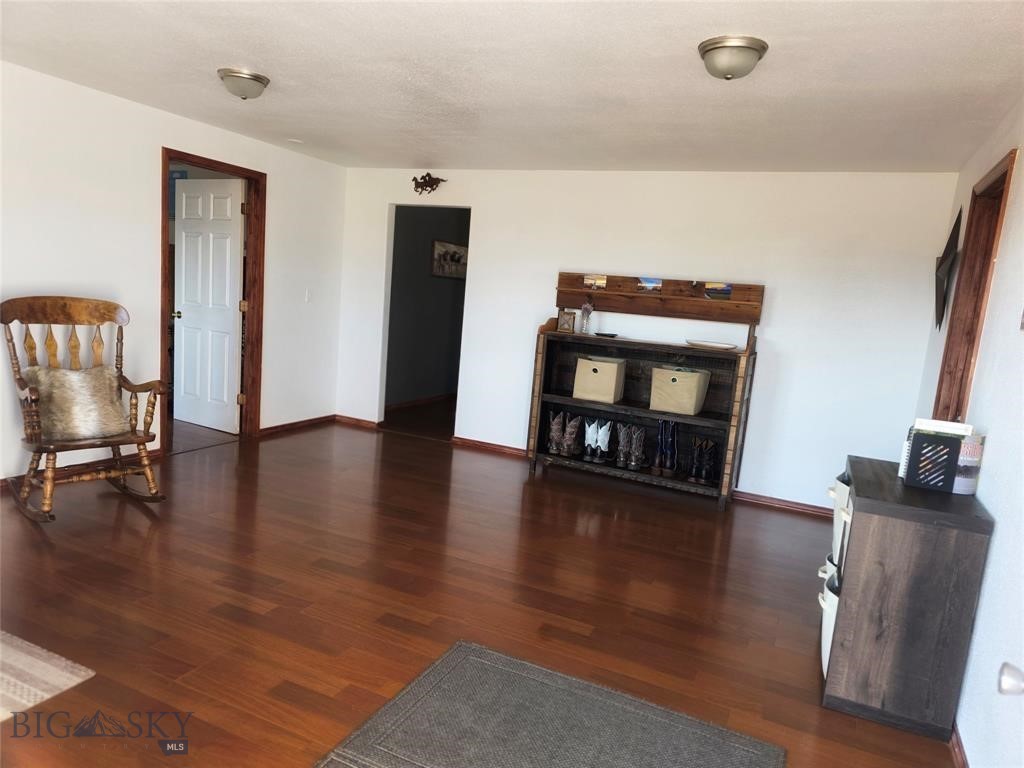 412086 Property Photo 10