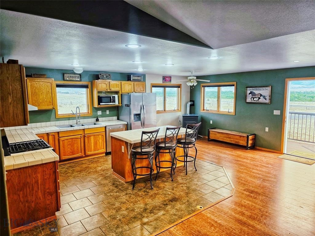 412086 Property Photo 17