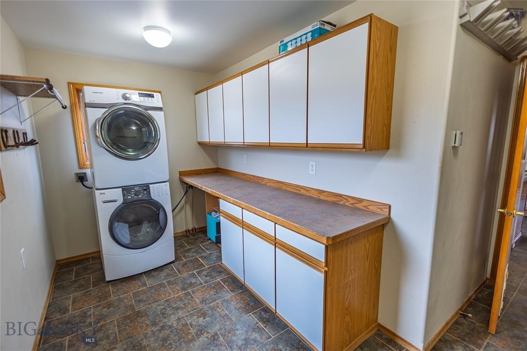 412086 Property Photo 22