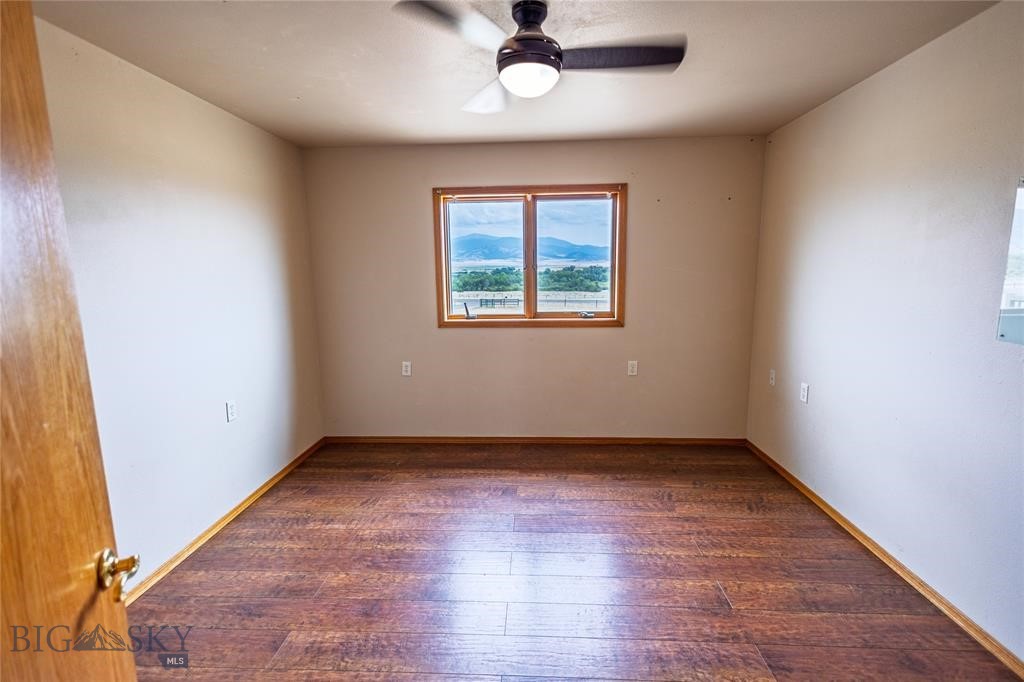 412086 Property Photo 23