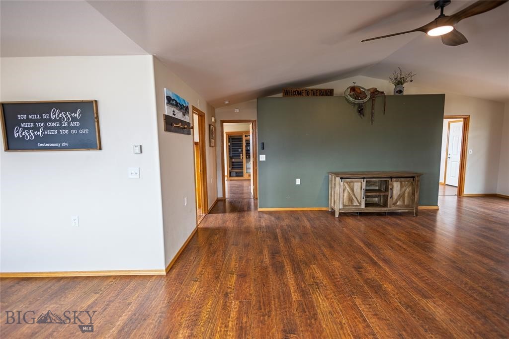 412086 Property Photo 41