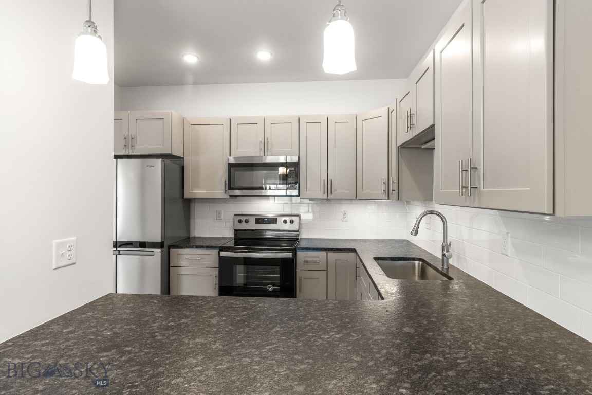 2016 Chipset Street A Property Photo 4