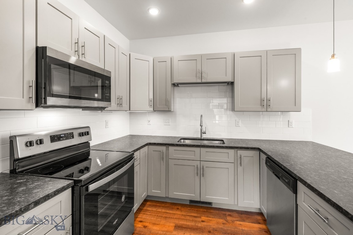 2016 Chipset Street A Property Photo 5