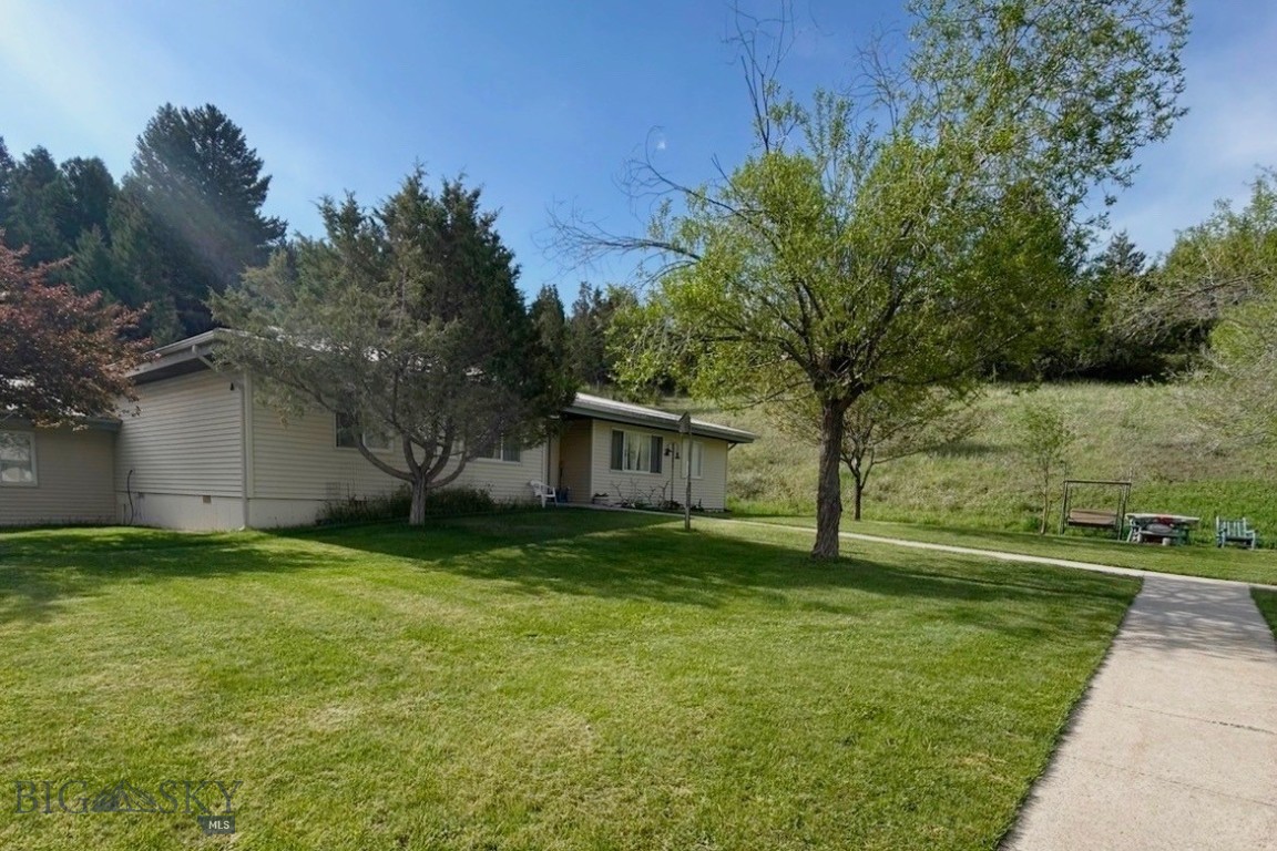 312 E Broadway Road Property Photo 3