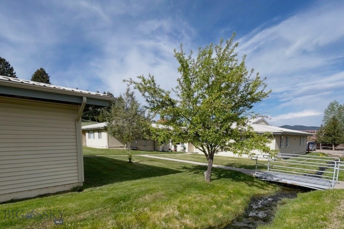 312 E Broadway Road Property Photo 9