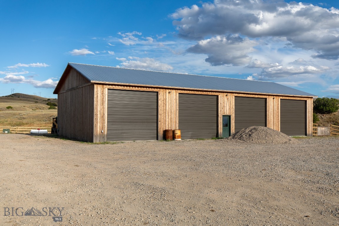858 Lower Sweet Grass Property Photo 30