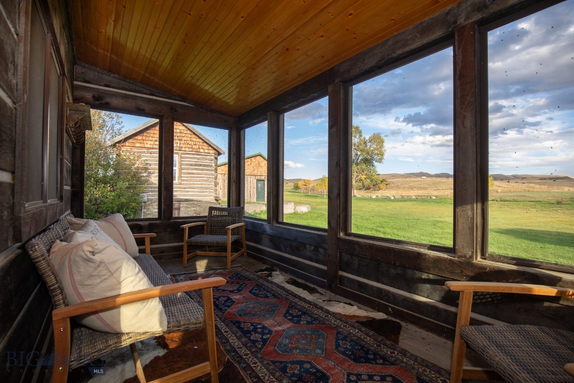 858 Lower Sweet Grass Property Photo 52