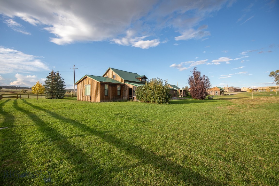 858 Lower Sweet Grass Property Photo 61