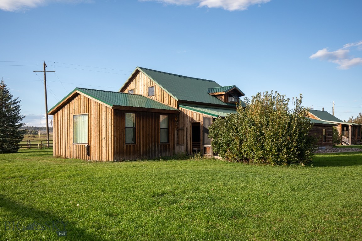 858 Lower Sweet Grass Property Photo 62