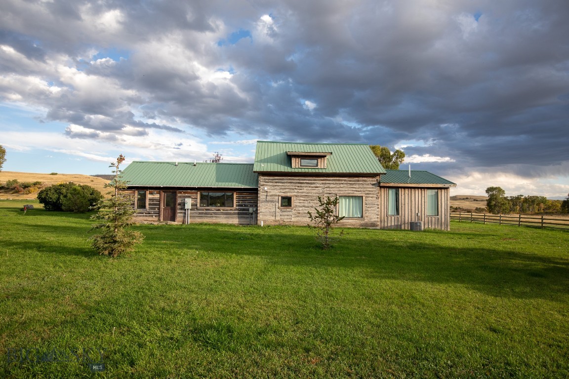 858 Lower Sweet Grass Property Photo 63