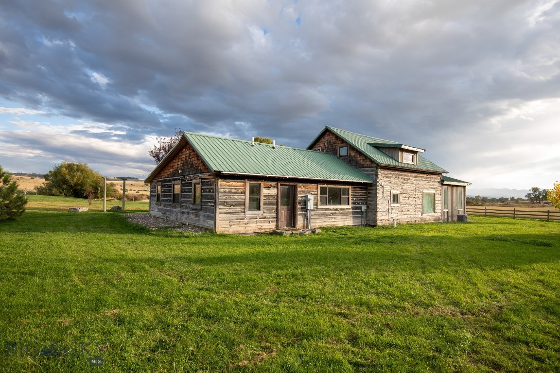 858 Lower Sweet Grass Property Photo 64