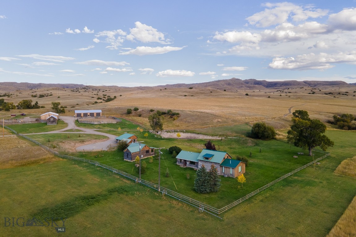858 Lower Sweet Grass Property Photo 71