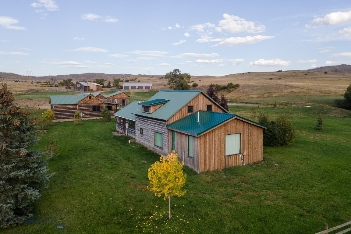 858 Lower Sweet Grass Property Photo 72