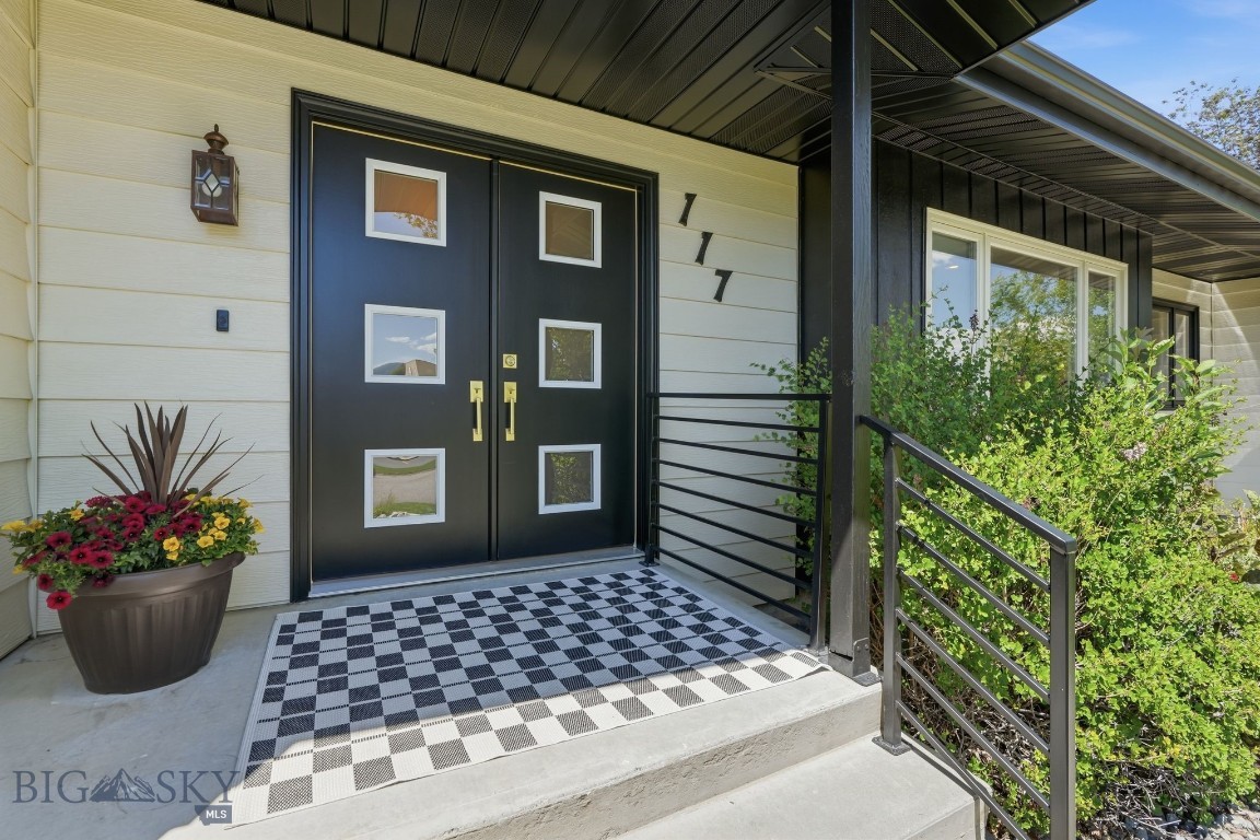 117 Henderson Property Photo 5