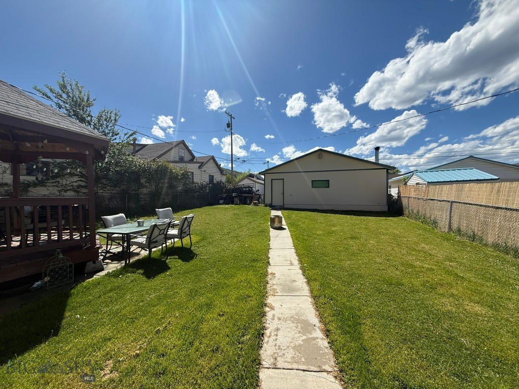 616 Cedar Street Property Photo 14