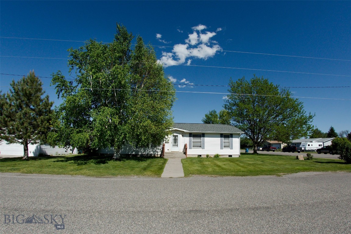121 6th Avenue E Property Photo 1